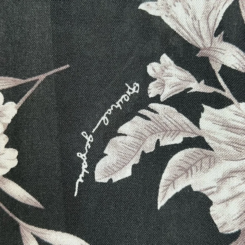 Spiritual Gangster Black & Gray Floral Print Tie Front Kimono. One‎ Size.